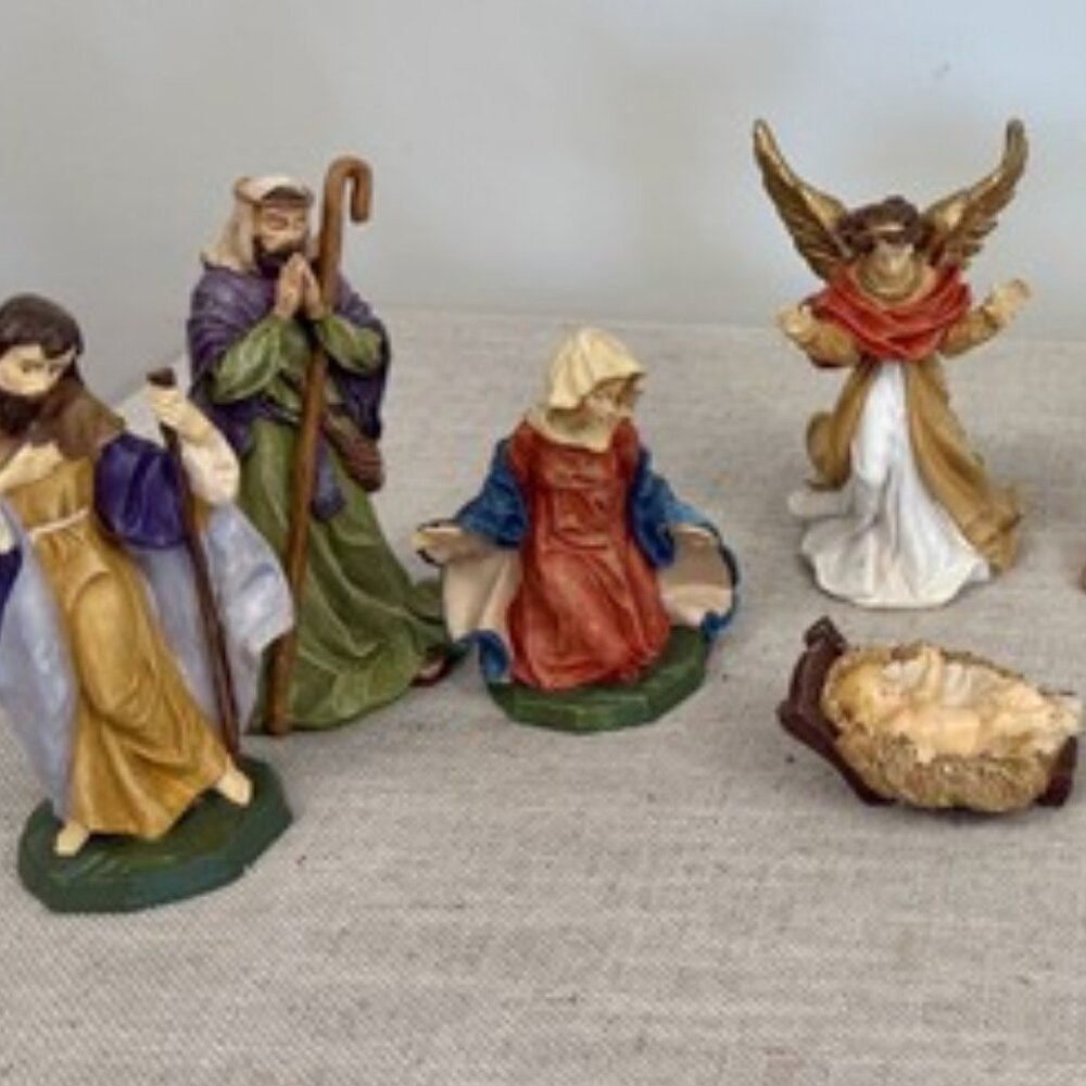 Avon 10 pc nativity set Fine Collectible, 1996 figures 5" tall